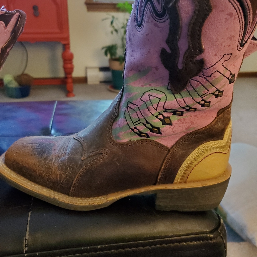 Ariat boots - Picture 2 of 5